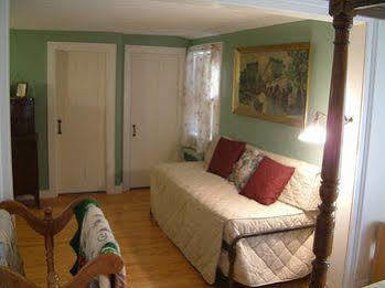 Truman Gillet House B & B Granby Exterior photo